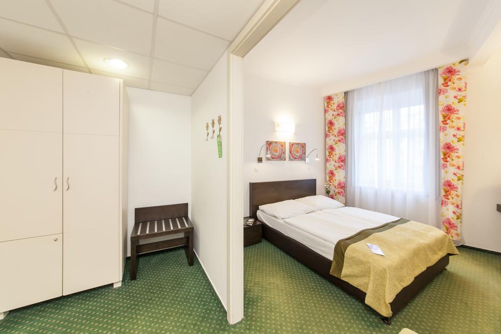 Hotel Vitkov Praga Exterior foto